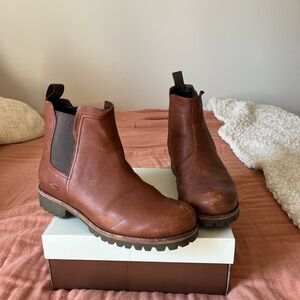 WOMEN'S FIELDS CHELSEA WATERPROOF BOOT